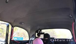 Sexy robber sweethearts fucking in fake taxi