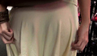 bruna bionda leccare lesbica milf sotto la gonna tette grosse divertente dildo indossabile
